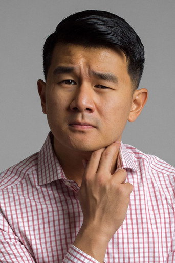 Ảnh của Ronny Chieng